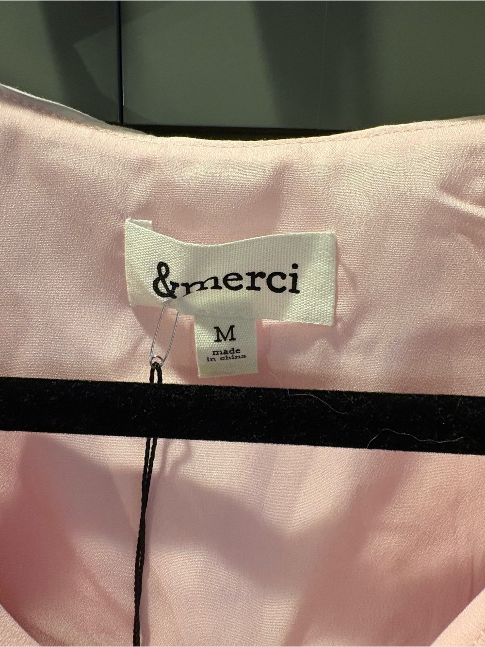 &Merci Pink Puff Sleeve Blouse with Floral Accents - Picture 6 of 8